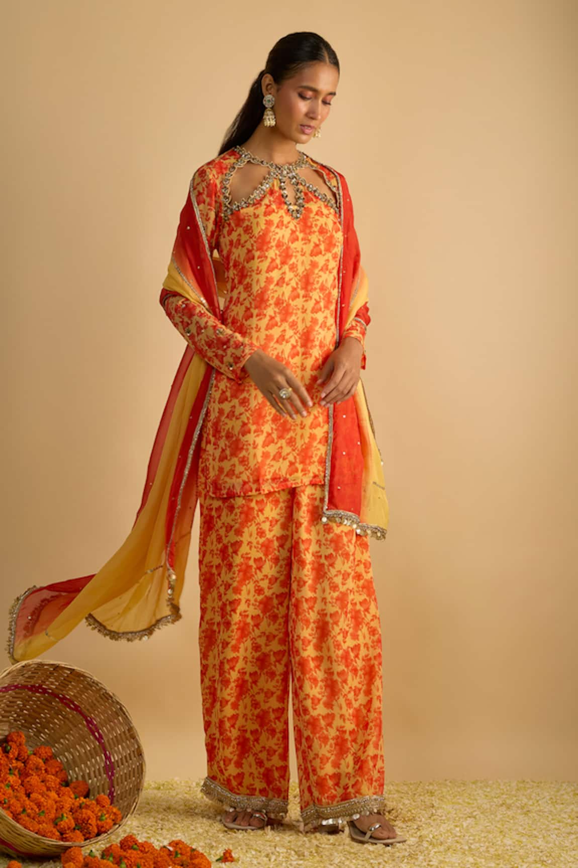 RAYASHA KHAN Tulips Floral Printed Short Kurta Set