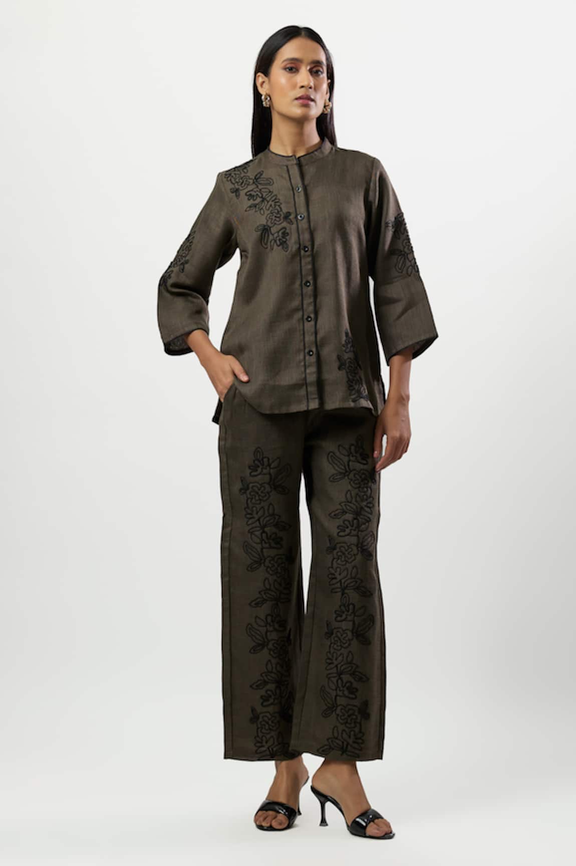 Linera Embroidered Shirt With Pant