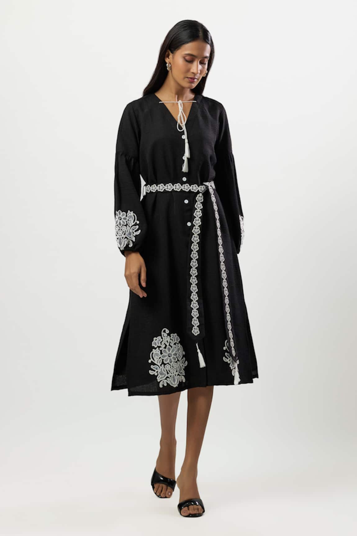 Linera Embroidered Turkish Linen Midi Dress
