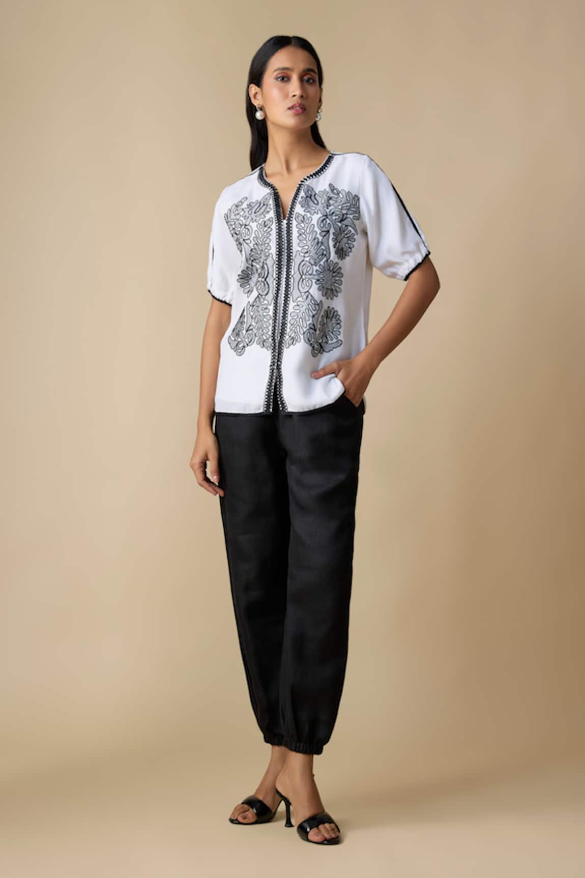Linera Contrast Embroidered Shirt With Pant
