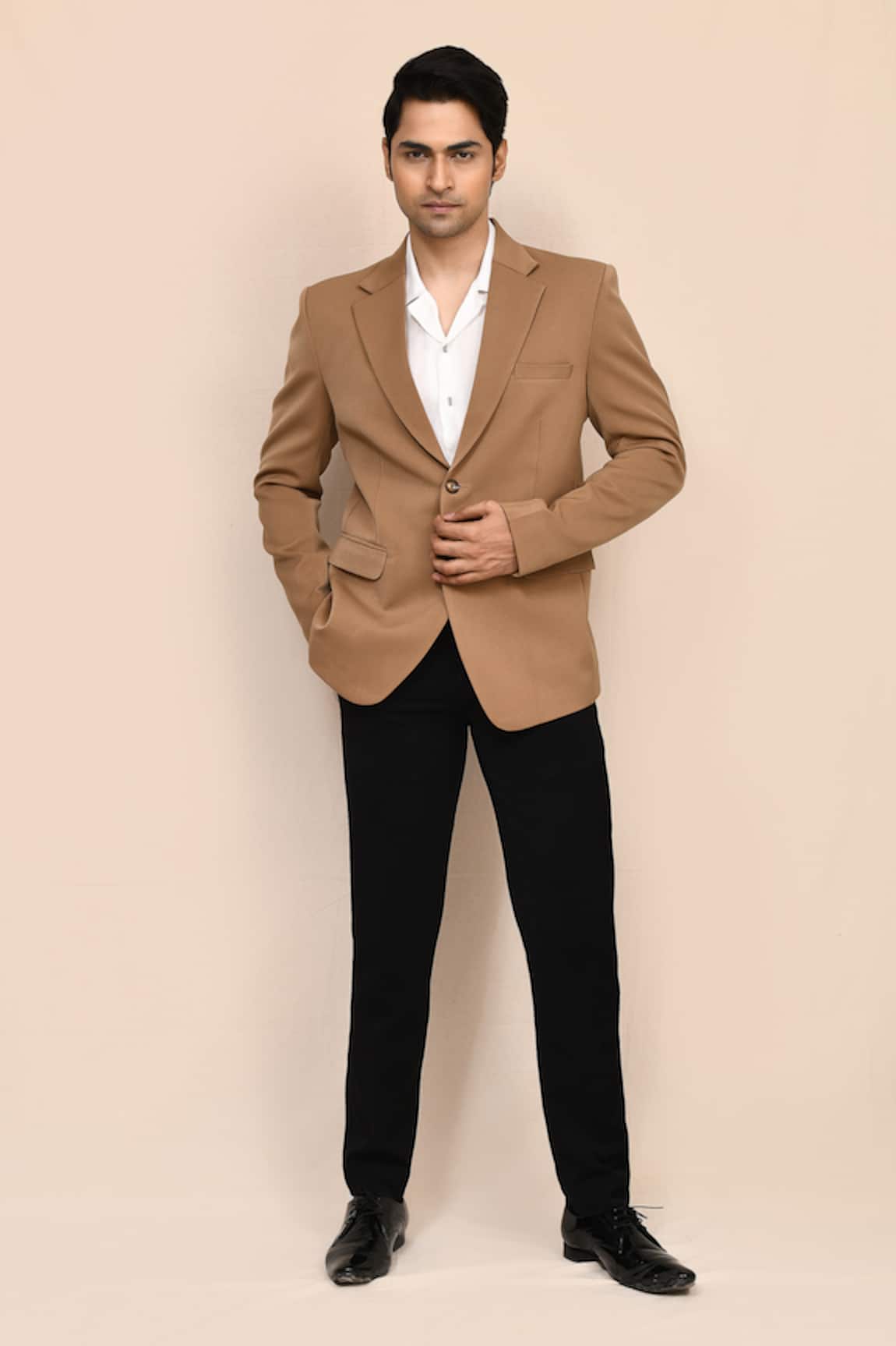 Aryavir Malhotra Embroidered Blazer 