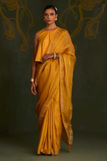 Sitaraa Embroidered Border Saree With Blouse 