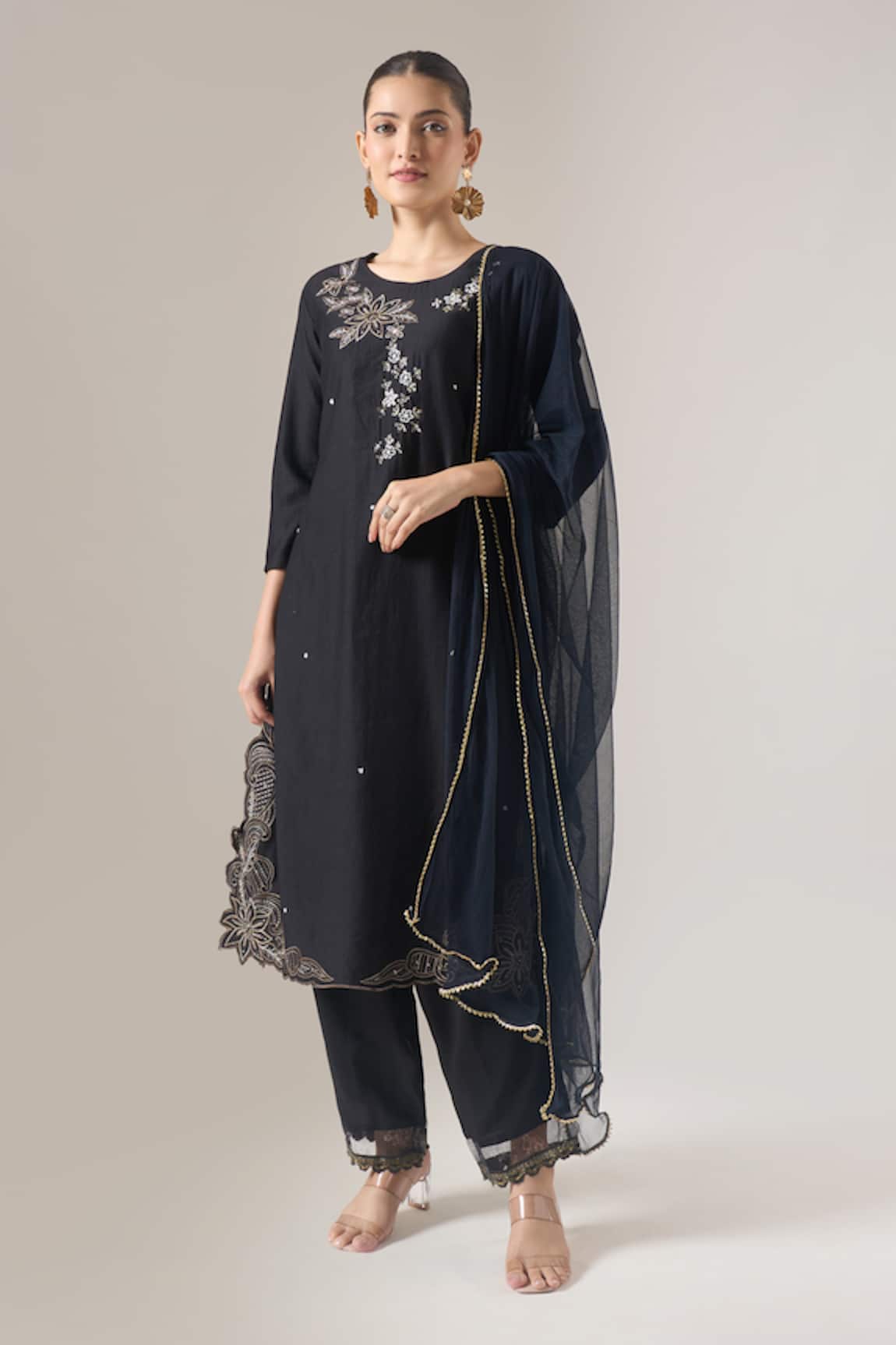Naintara Bajaj Embroidered Kurta Set