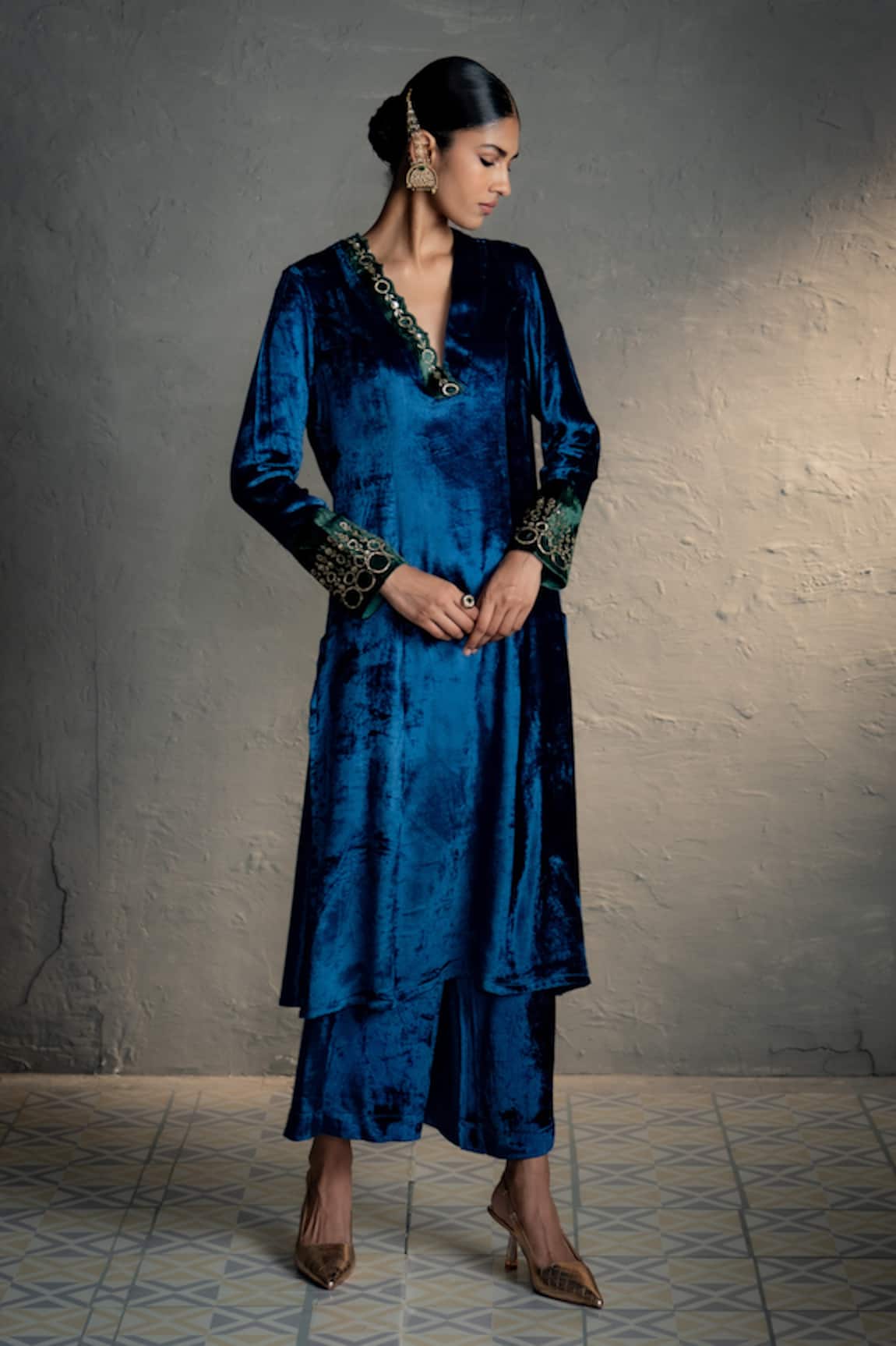 Charkhee Velvet Placed Embroidered Kurta Set