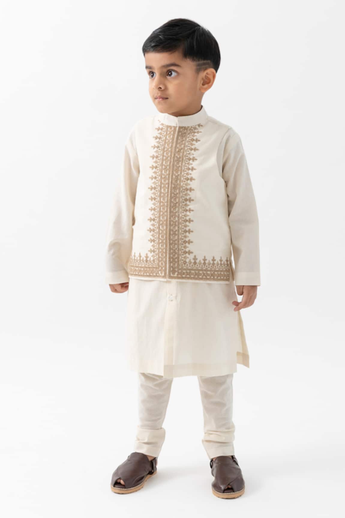 Tiber Taber Embroidered Bundi Jacket With Hook Eye Closure