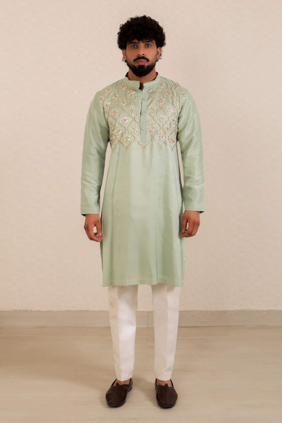 Menero Gota Embroidered Kurta & Pant Set