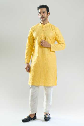 Rng Safawala Resham Embroidered Kurta Set 
