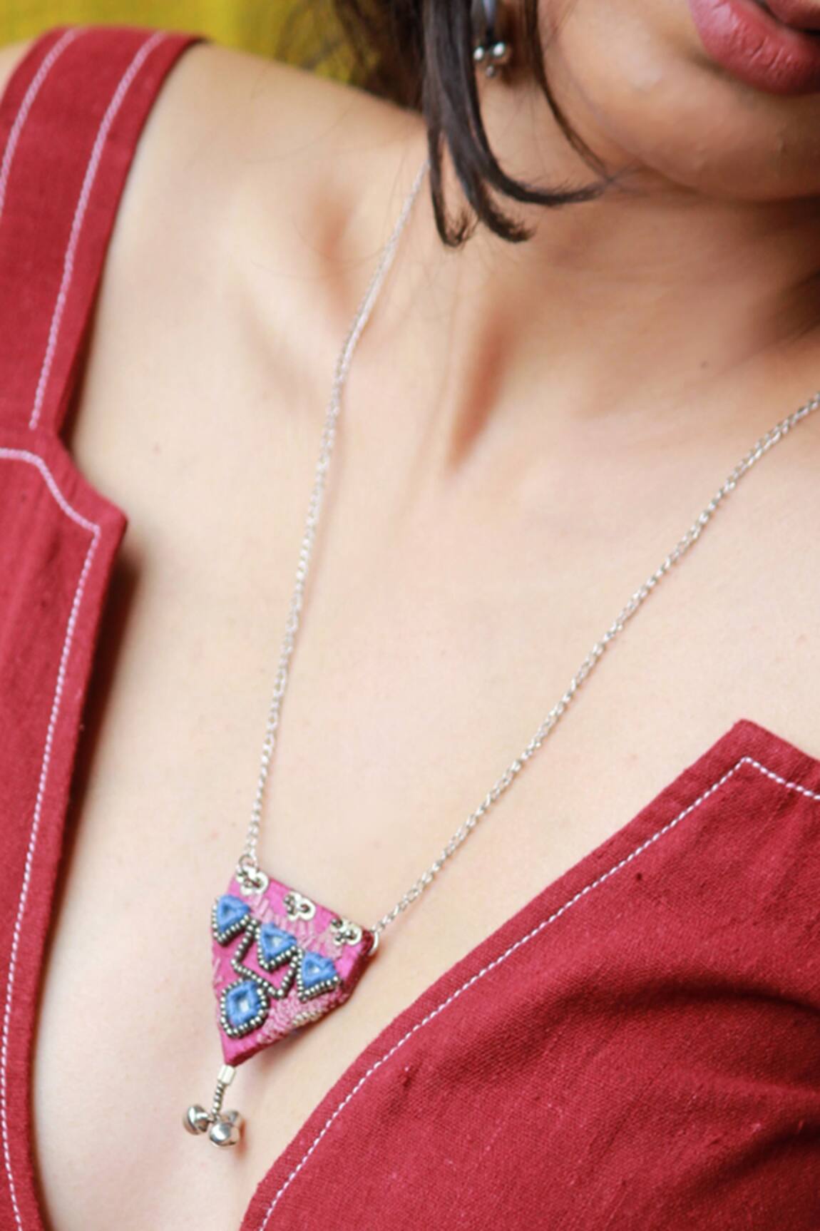 NAKHREWAALI Tareefan Hand Embroidered Pendant Necklace 