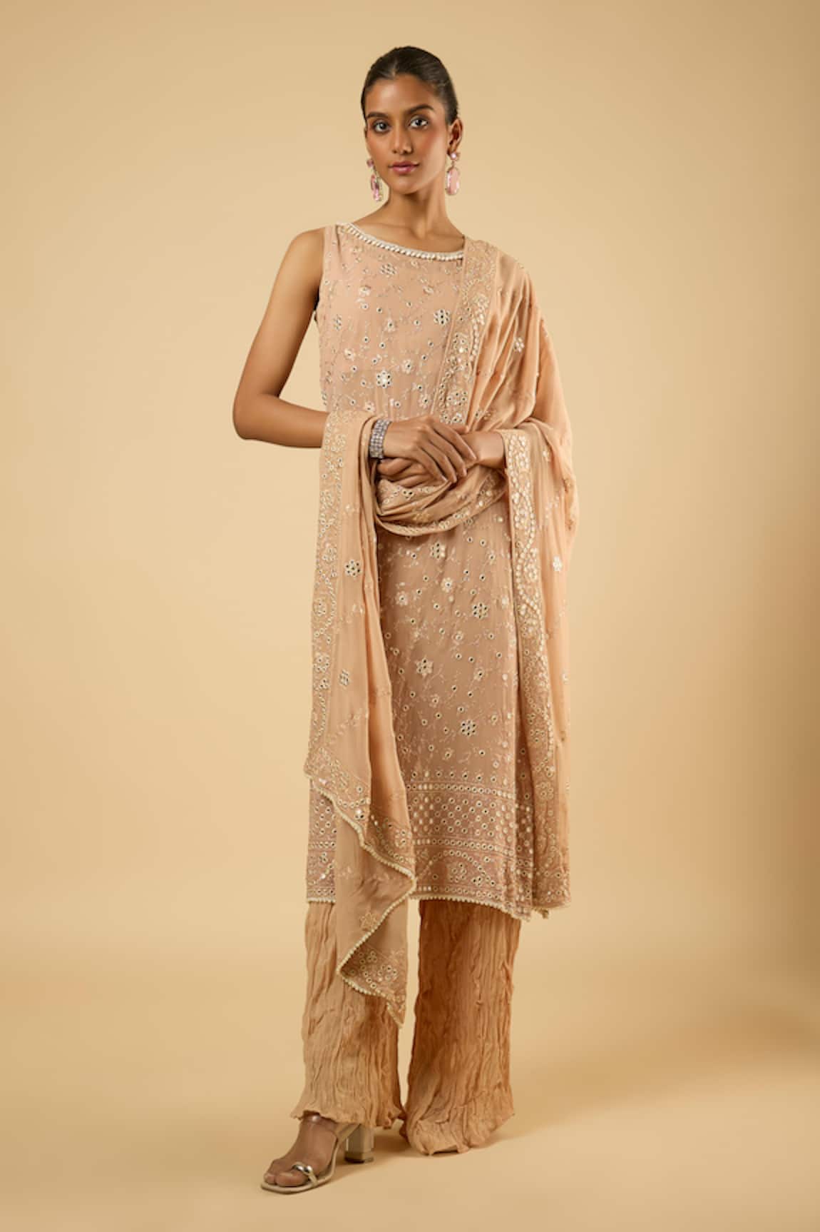 Dori & CO. Embroidered Kurta Set 