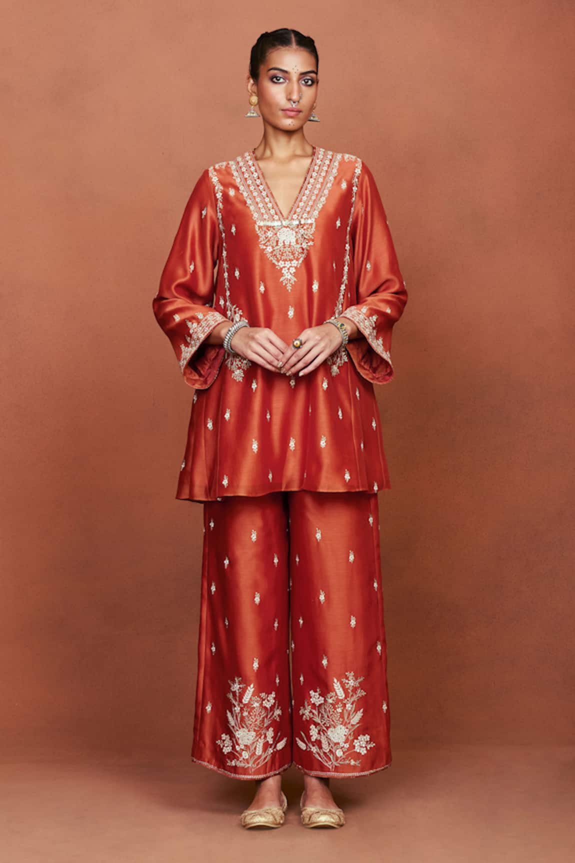 Sue Mue Azi Floral Embroidered Kurta Set