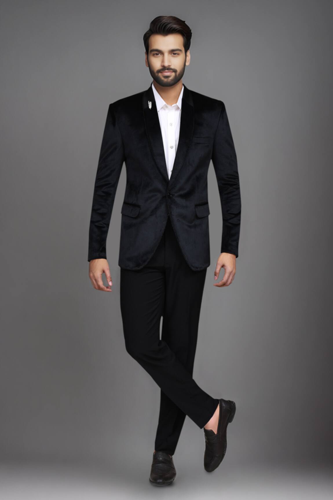 Arihant Rai Sinha Plain Single Breasted Velvet Blazer 