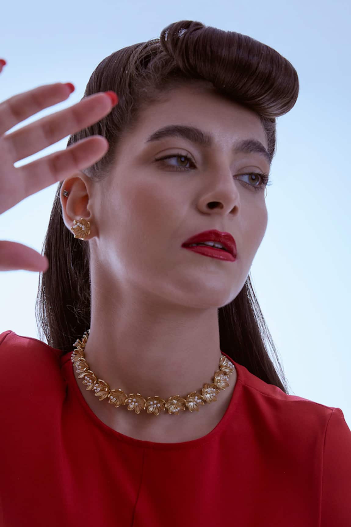 Ethnic Andaz Pearly Flower Motifs Choker Necklace