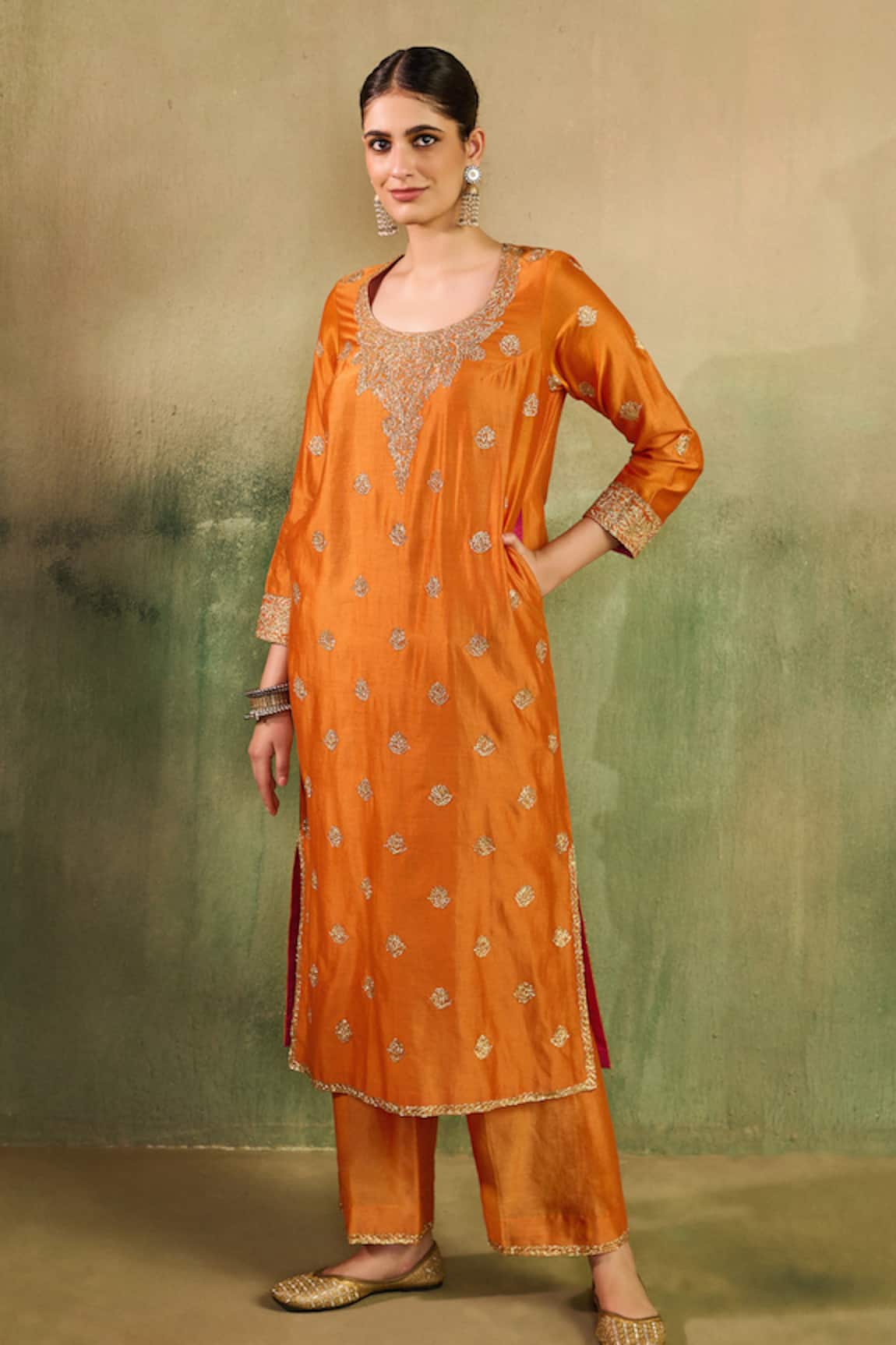 Reeti Arneja Aftabi Embroidered Kurta & Pant Set