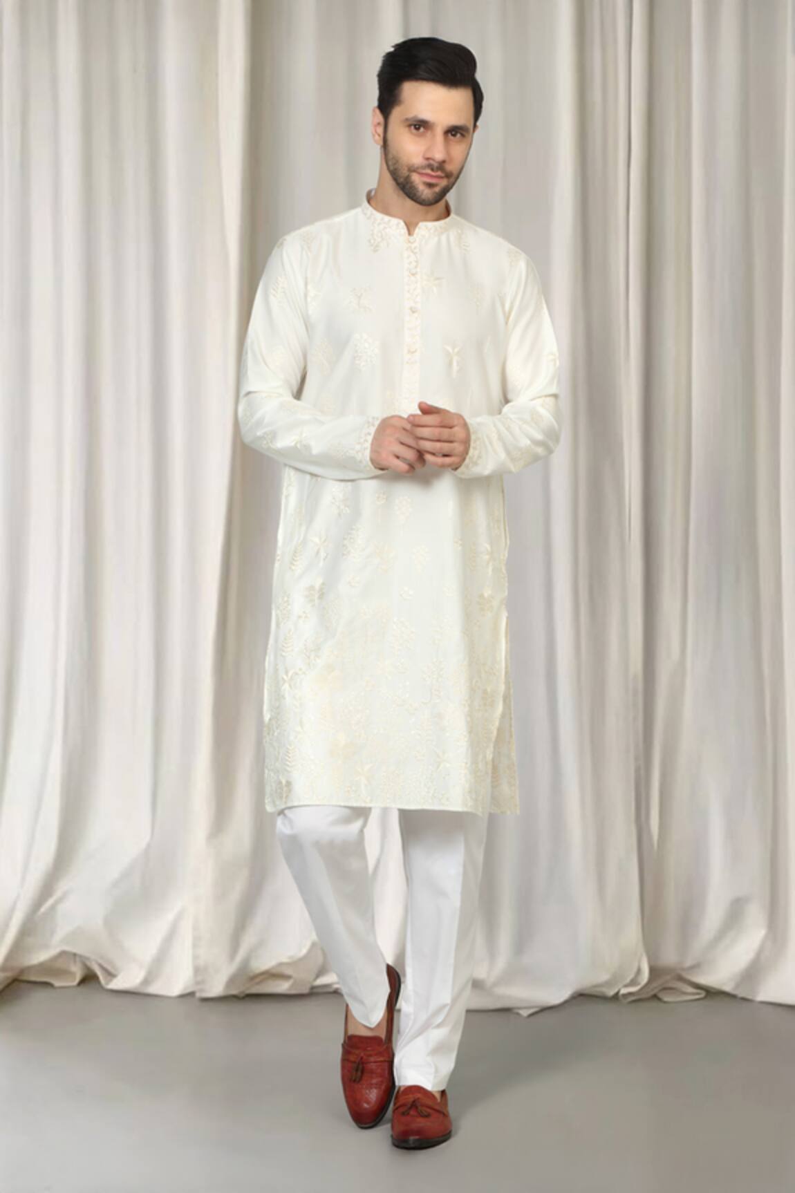 Aham-Vayam Upwan Embroidered Kurta & Pant Set 