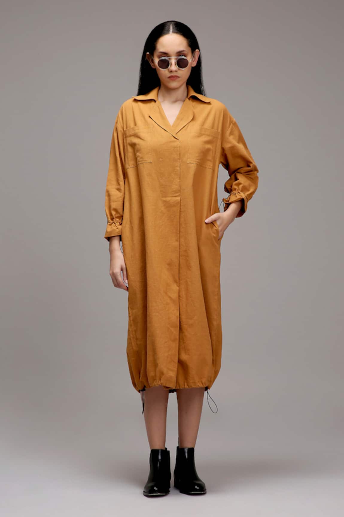 MATI_1 Collared Midi Dress