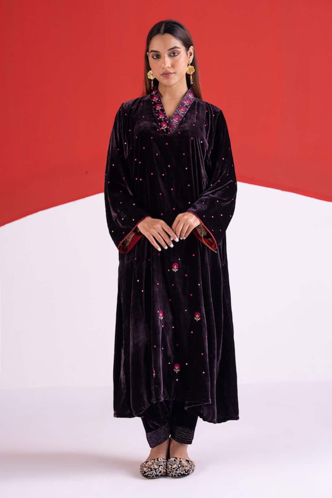 TA’Assur Rosy Velvet Floral Embroidered Phiran Kurta 