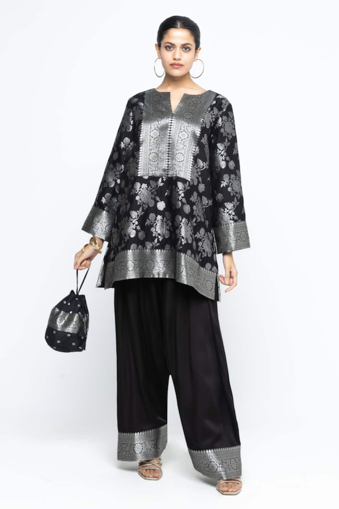 SOBARIKO Gul Floral Brocade Kurta With Farshi Salwar