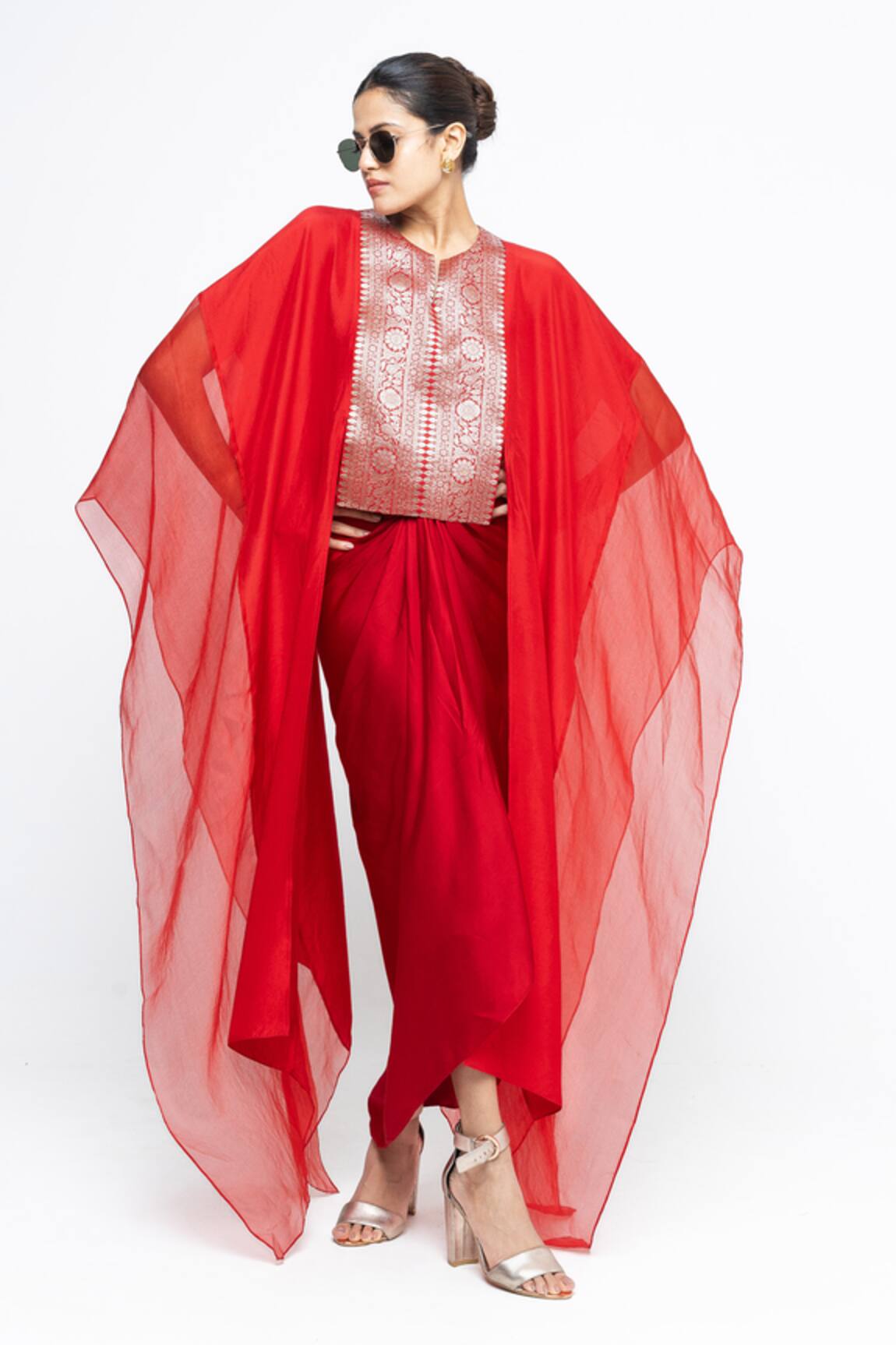 SOBARIKO Onaya Silk Cape & Skirt Set