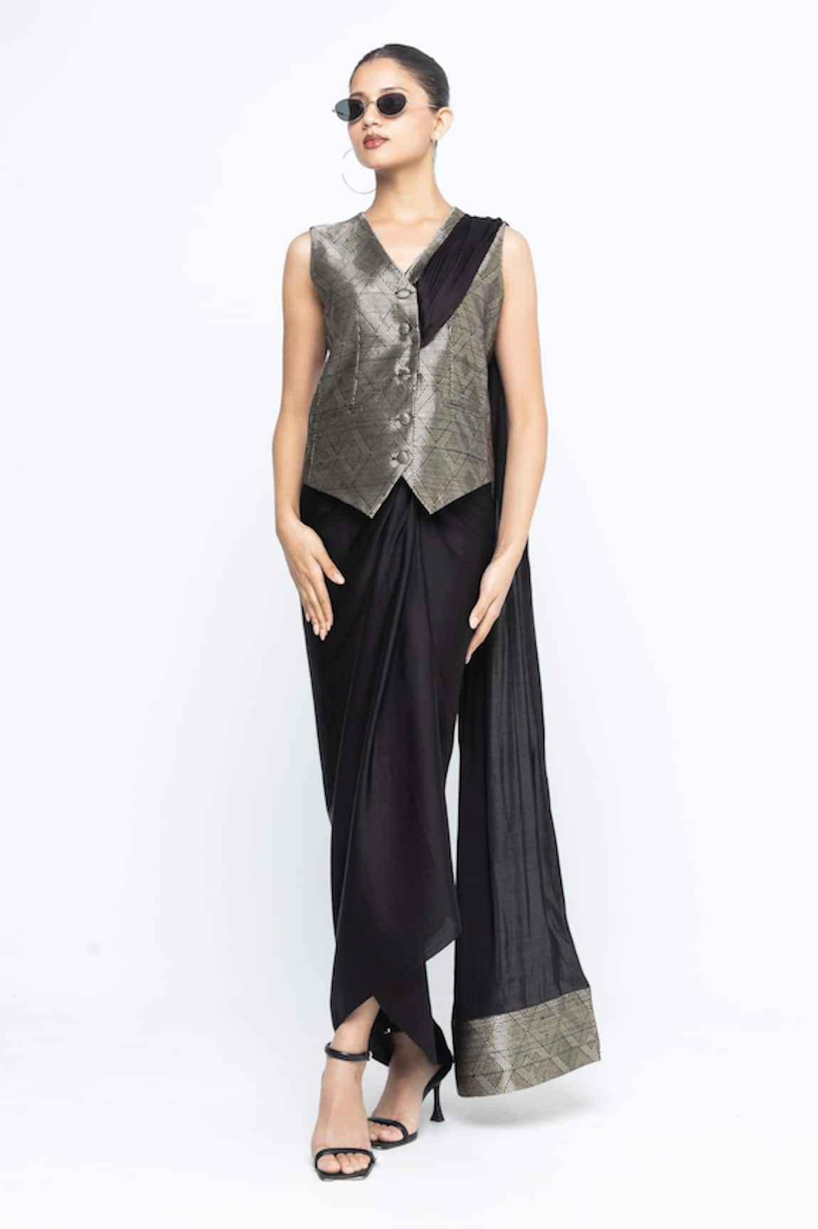 SOBARIKO Kiara Waistcoat Skirt Set