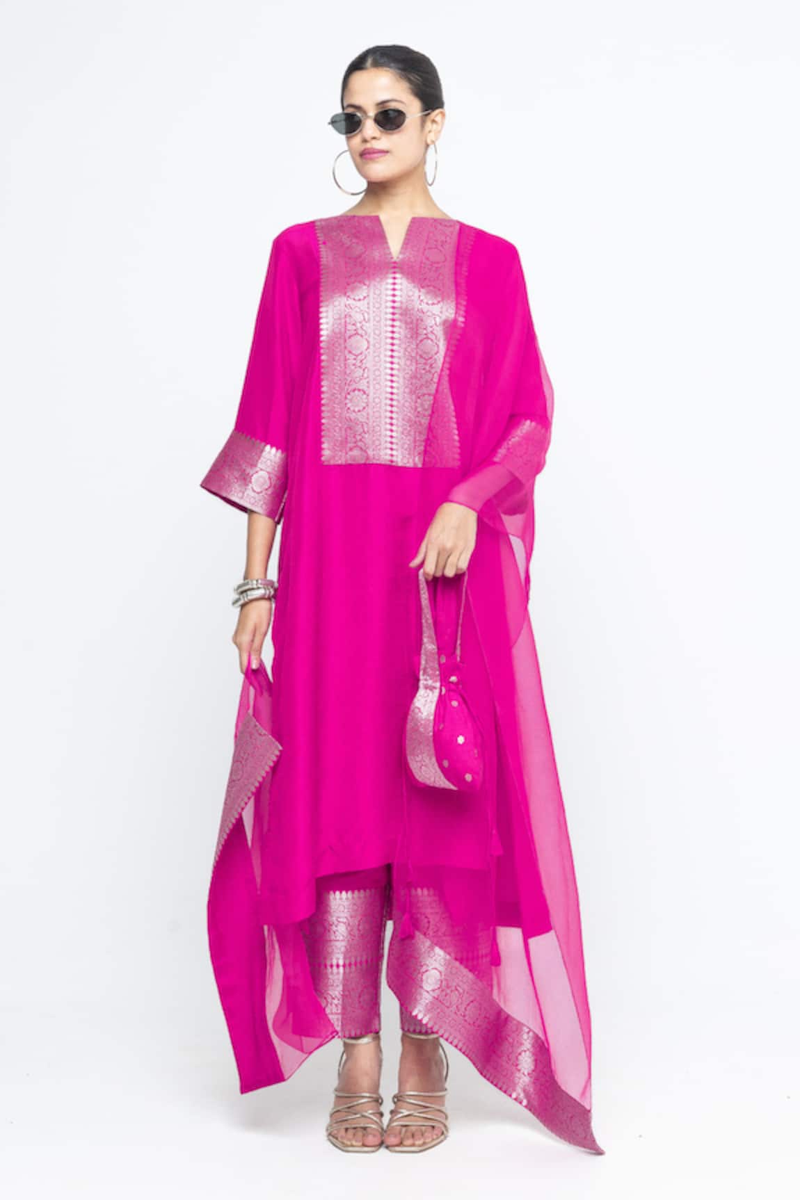 SOBARIKO Seher Woven Tunic Pant Set