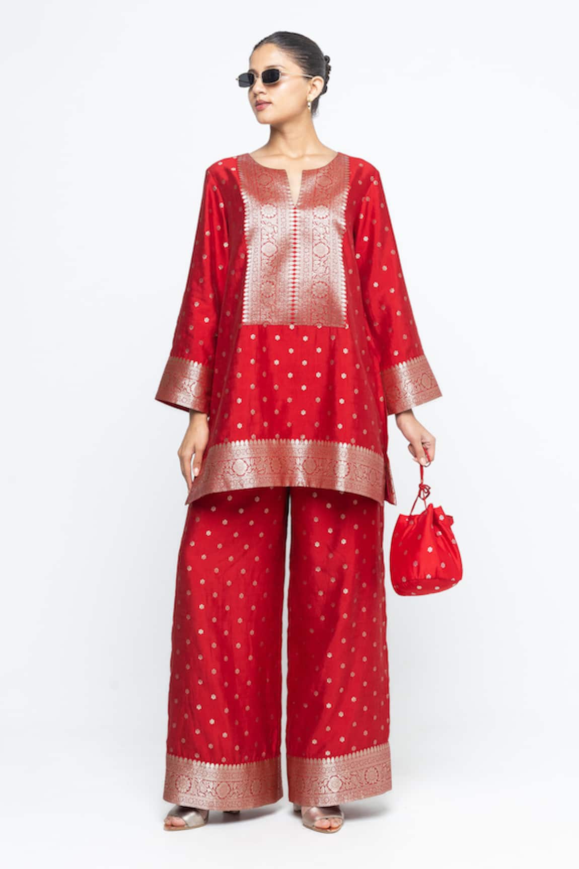 SOBARIKO Mehak Butti Brocade Kurta With Pant 
