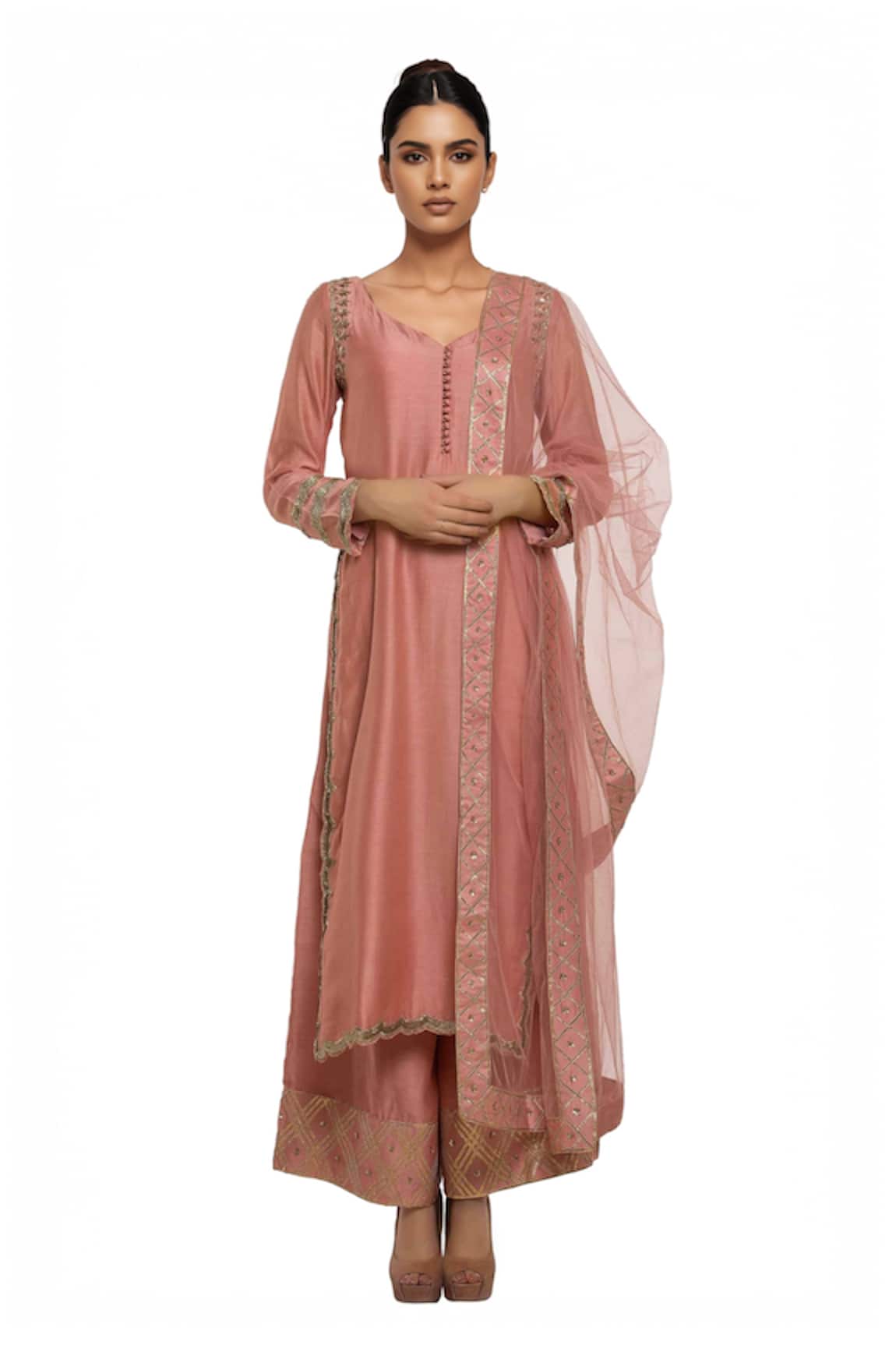 Neha Khullar Peach mukaish embroidered kurta set 