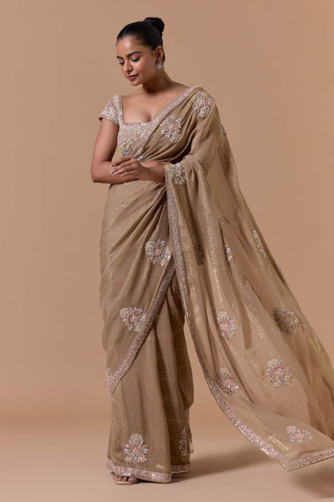 Nitika Gujral Floral Pattern Saree With Blouse 