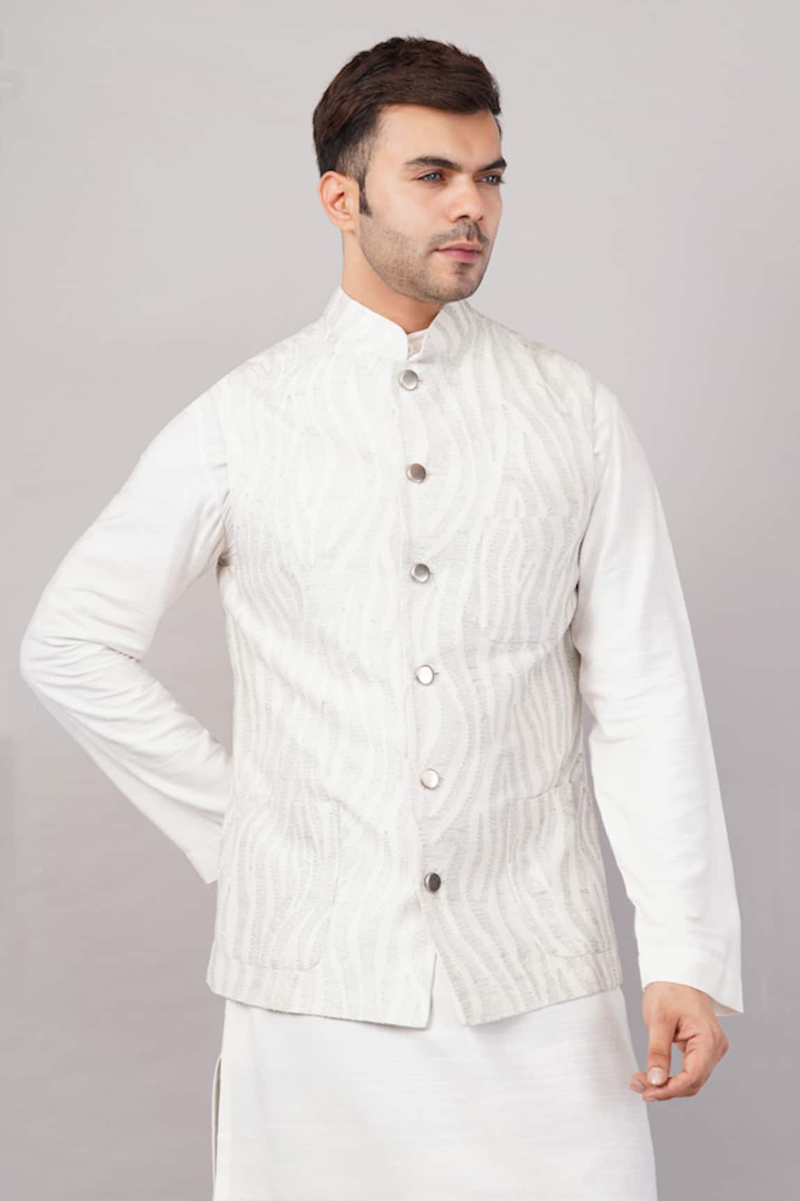 Abraham And Thakore Zebra Aari Bundi 