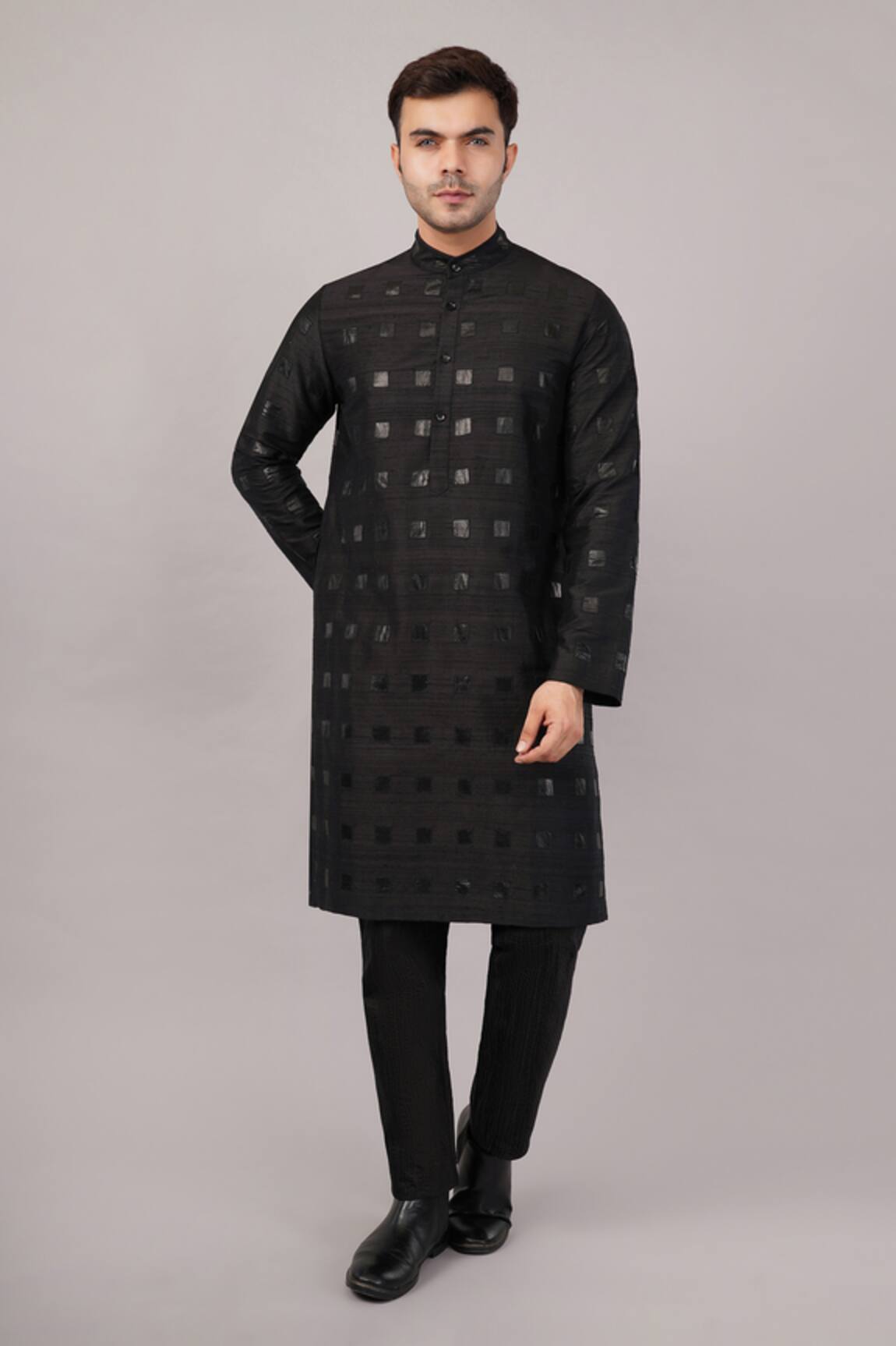Abraham And Thakore Foil Applique Kurta 