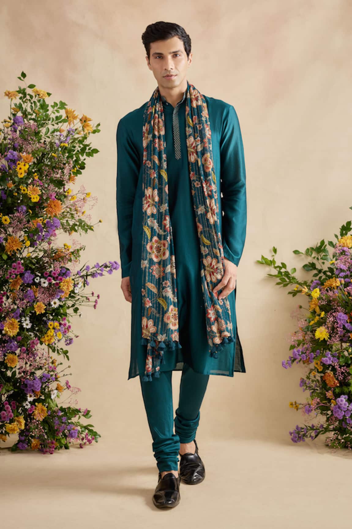 Kalista Aarush Kurta Set With Floral Dupatta