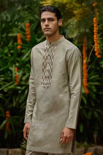 Philocaly Aabha Zari Embroidered Kurta 