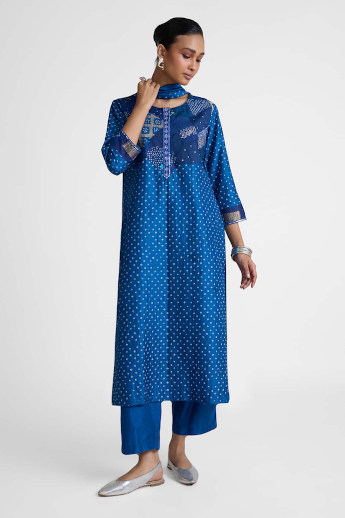 Naina Jain Printed & Mirror Embroidered Kurta Set 