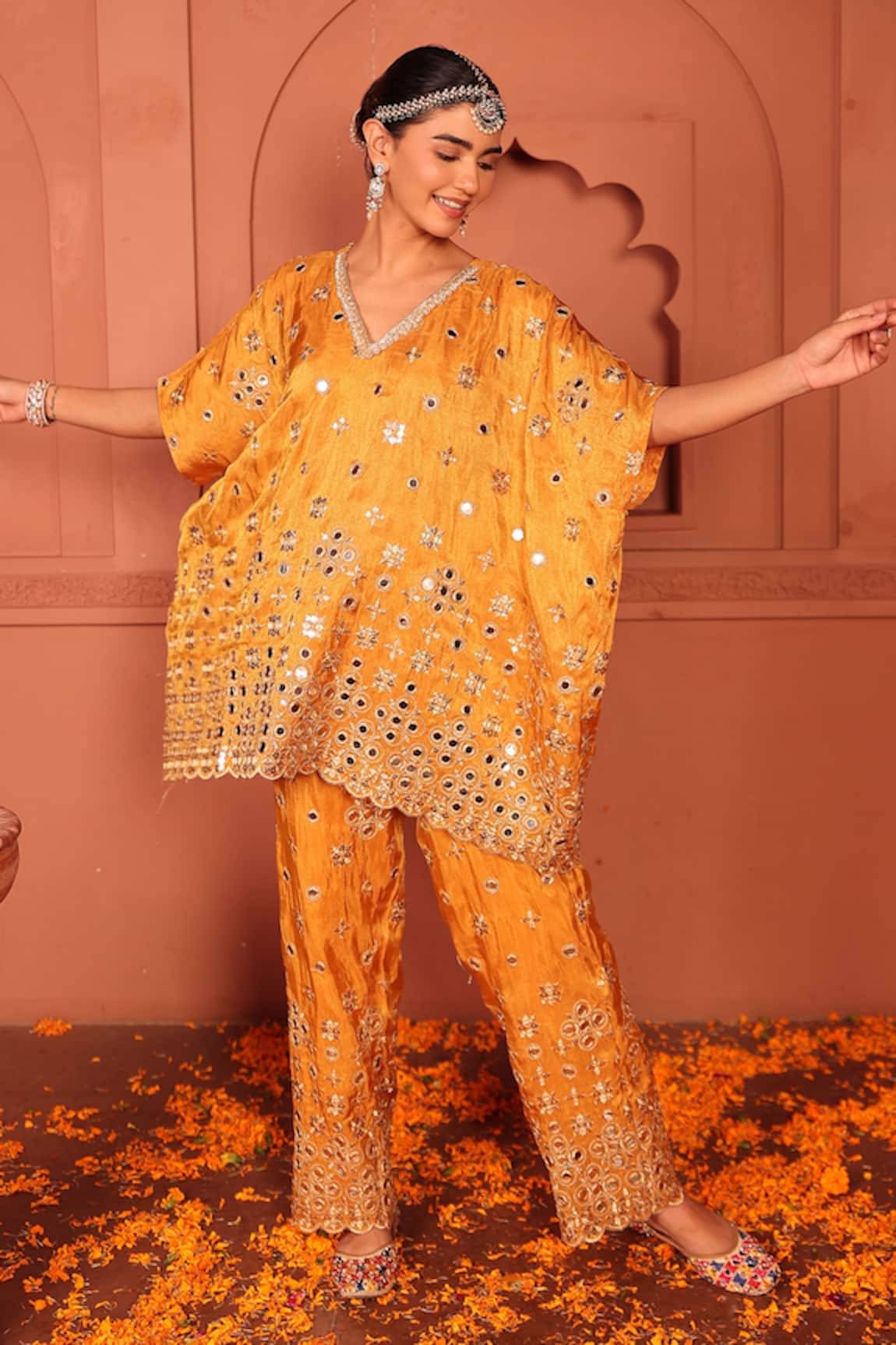 Tasuvure Indes Aaina Adaa Mirror Work Kaftan & Pant Set 