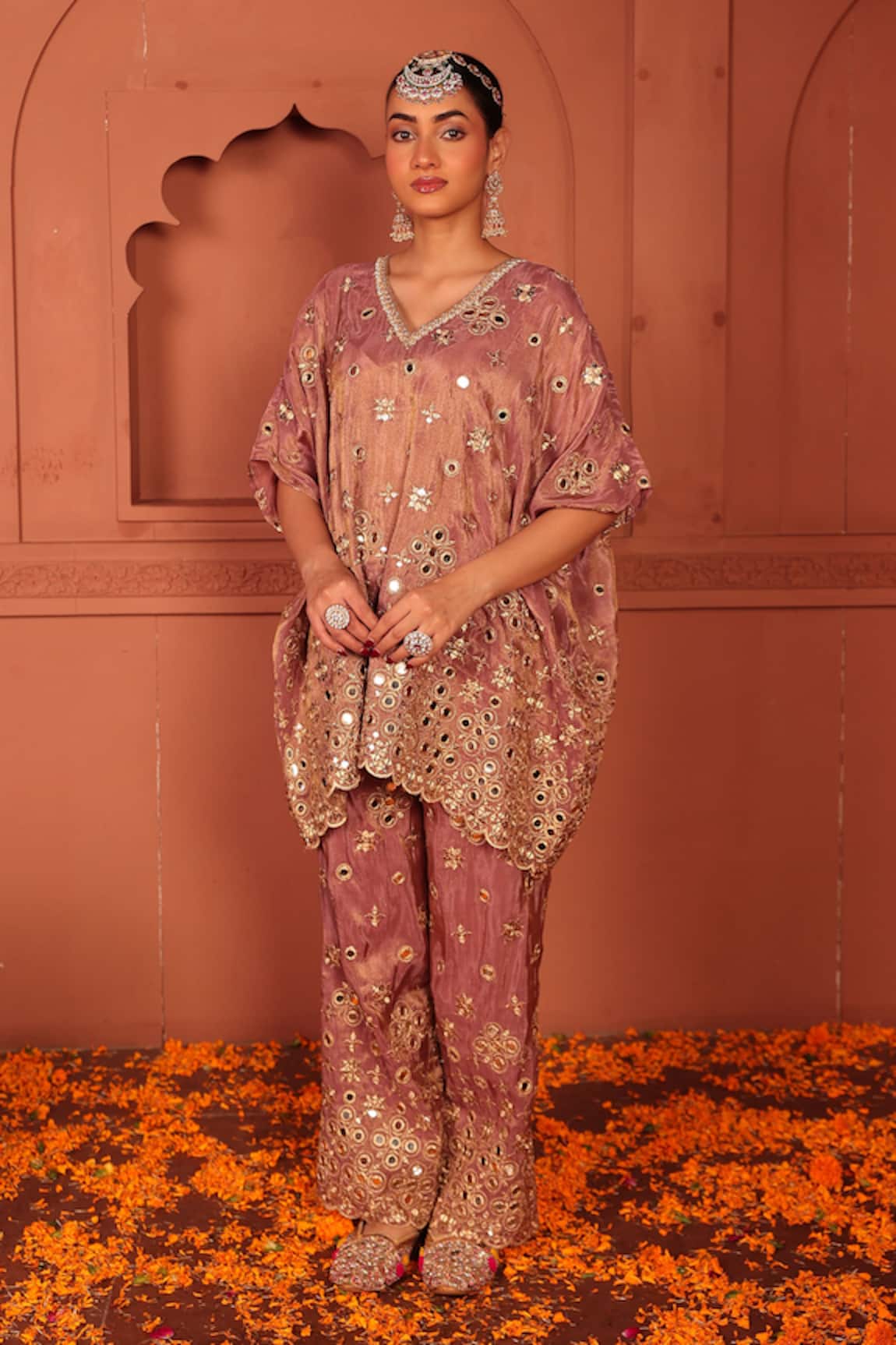 Tasuvure Indes Aaina Adaa Mirror Work Kaftan Set 