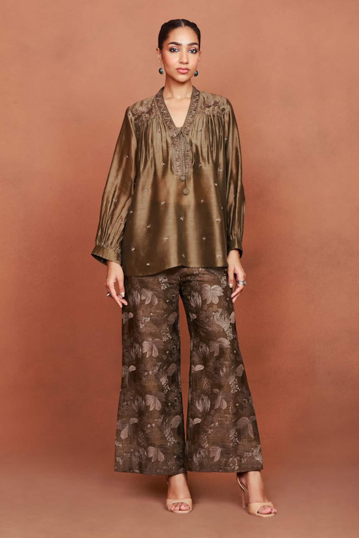 Sue Mue Aashi Floral Pattern Top & Pant Set 