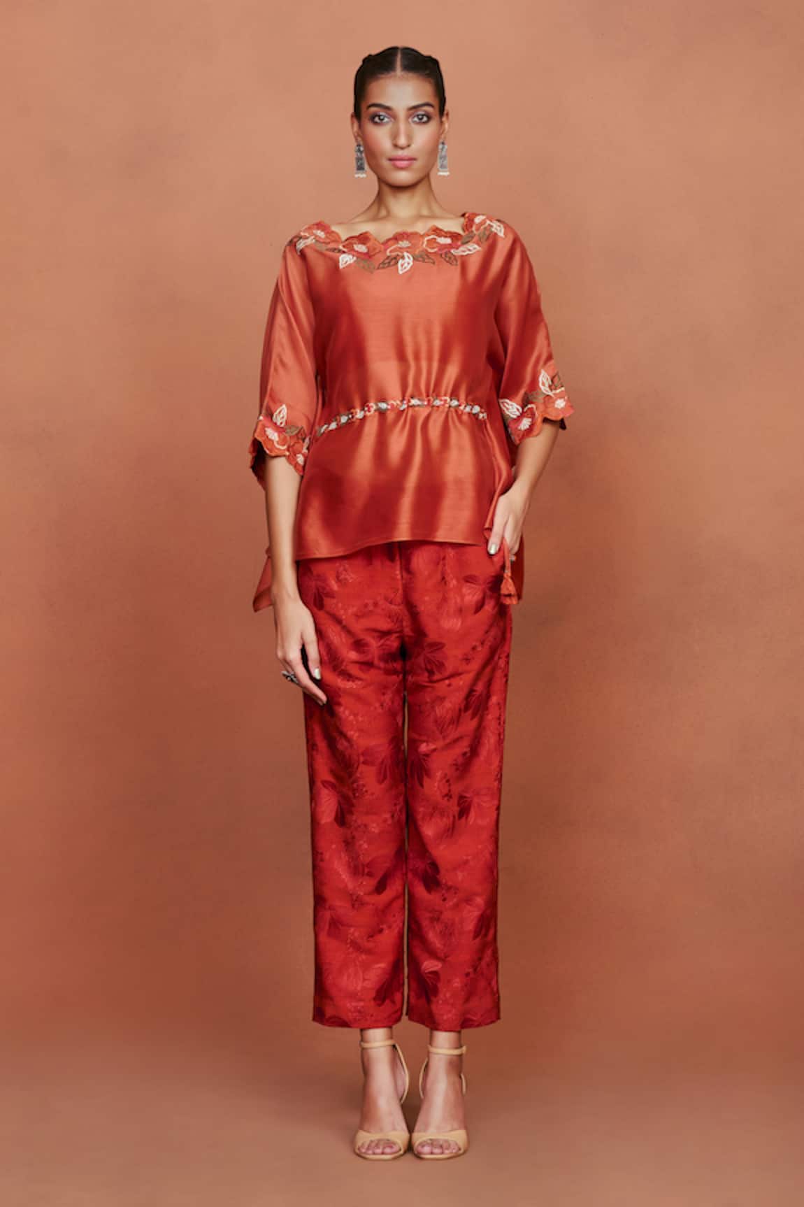 Sue Mue Luha Silk Thread Embroidered Top & Pant Set 