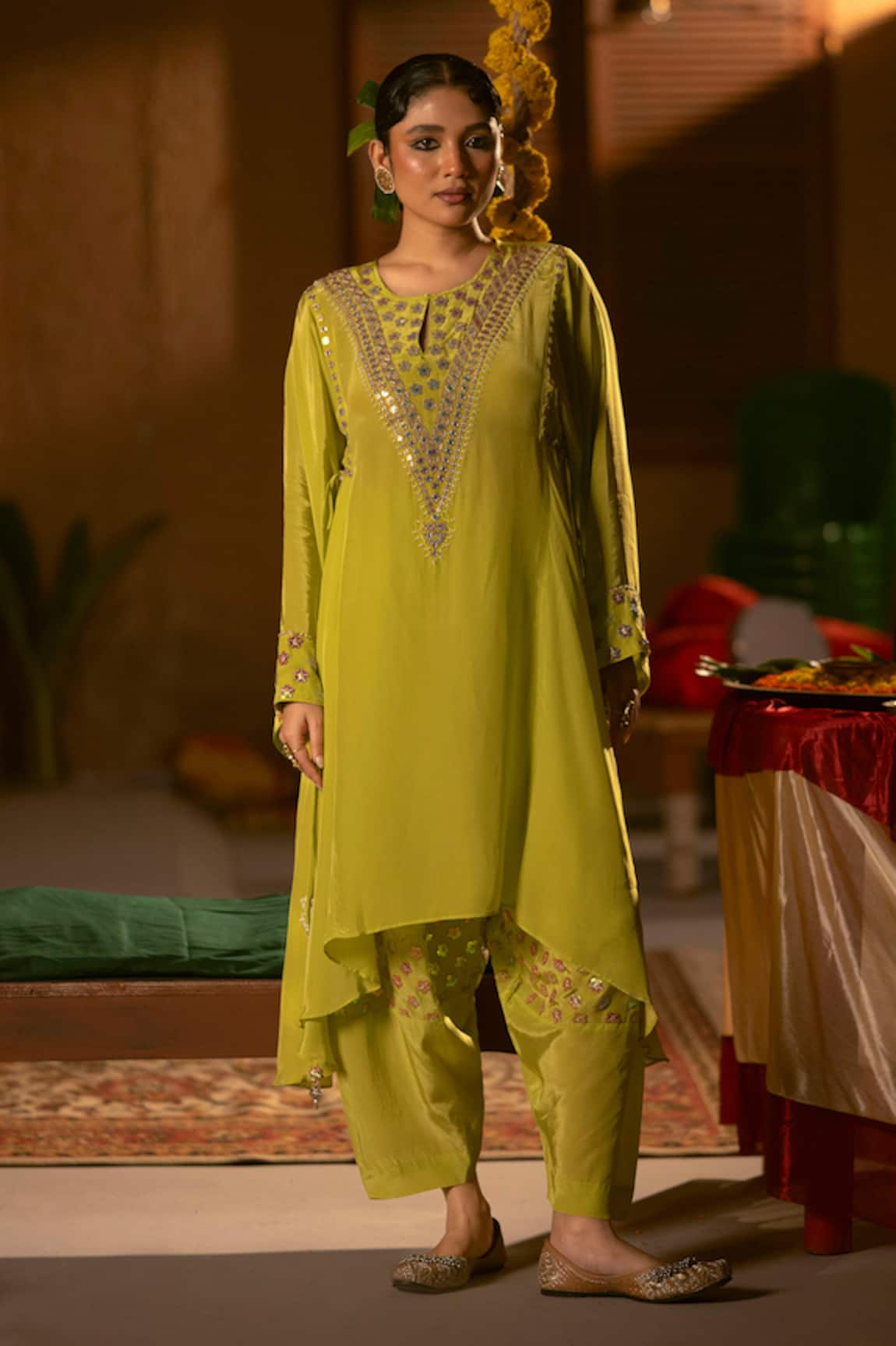 Prahnaaya Veere Asymmetric Kurta With Salwar 