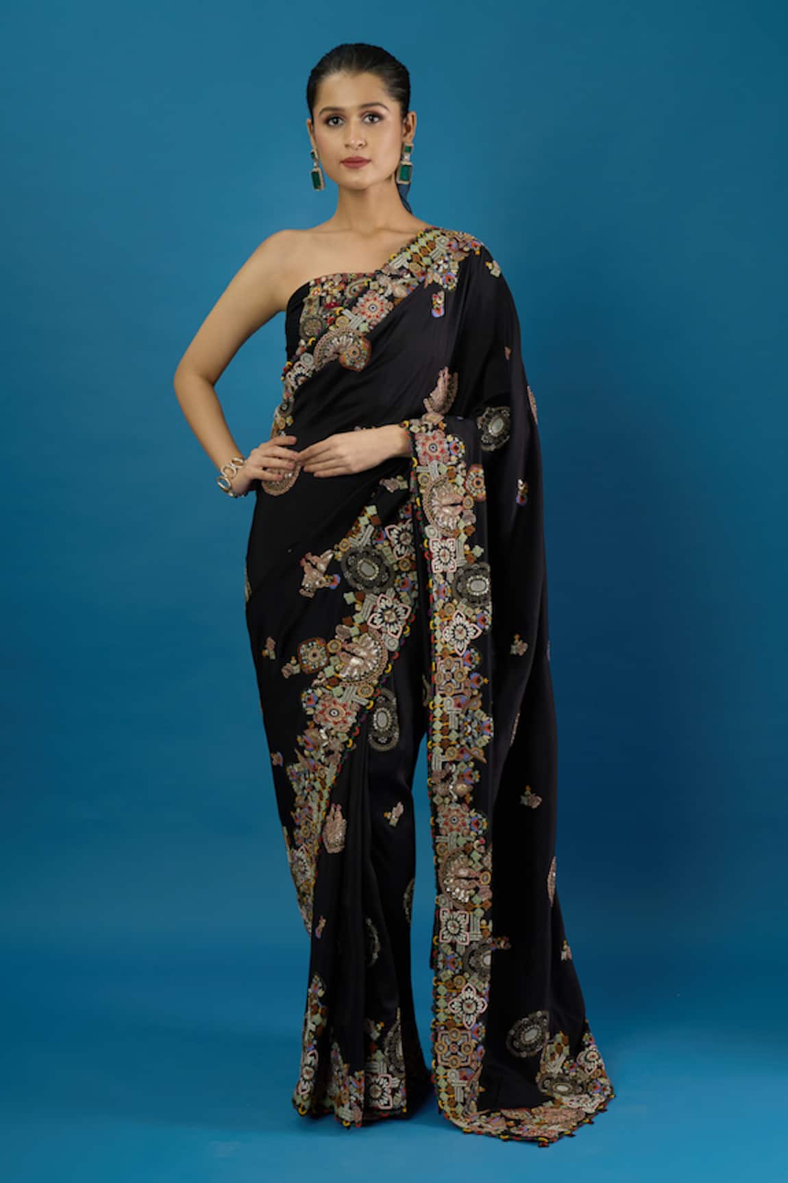 Anamika Khanna Embroidered Saree With Unstitched Blouse Piece 