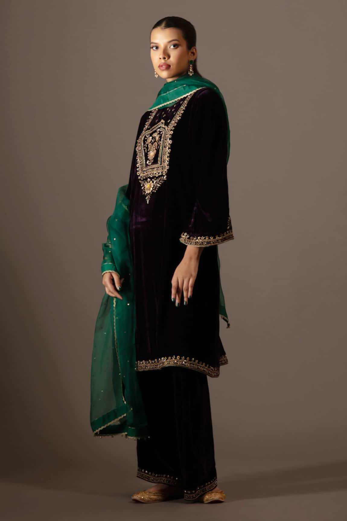 Bunka Naheed Velvet Kurta Set 