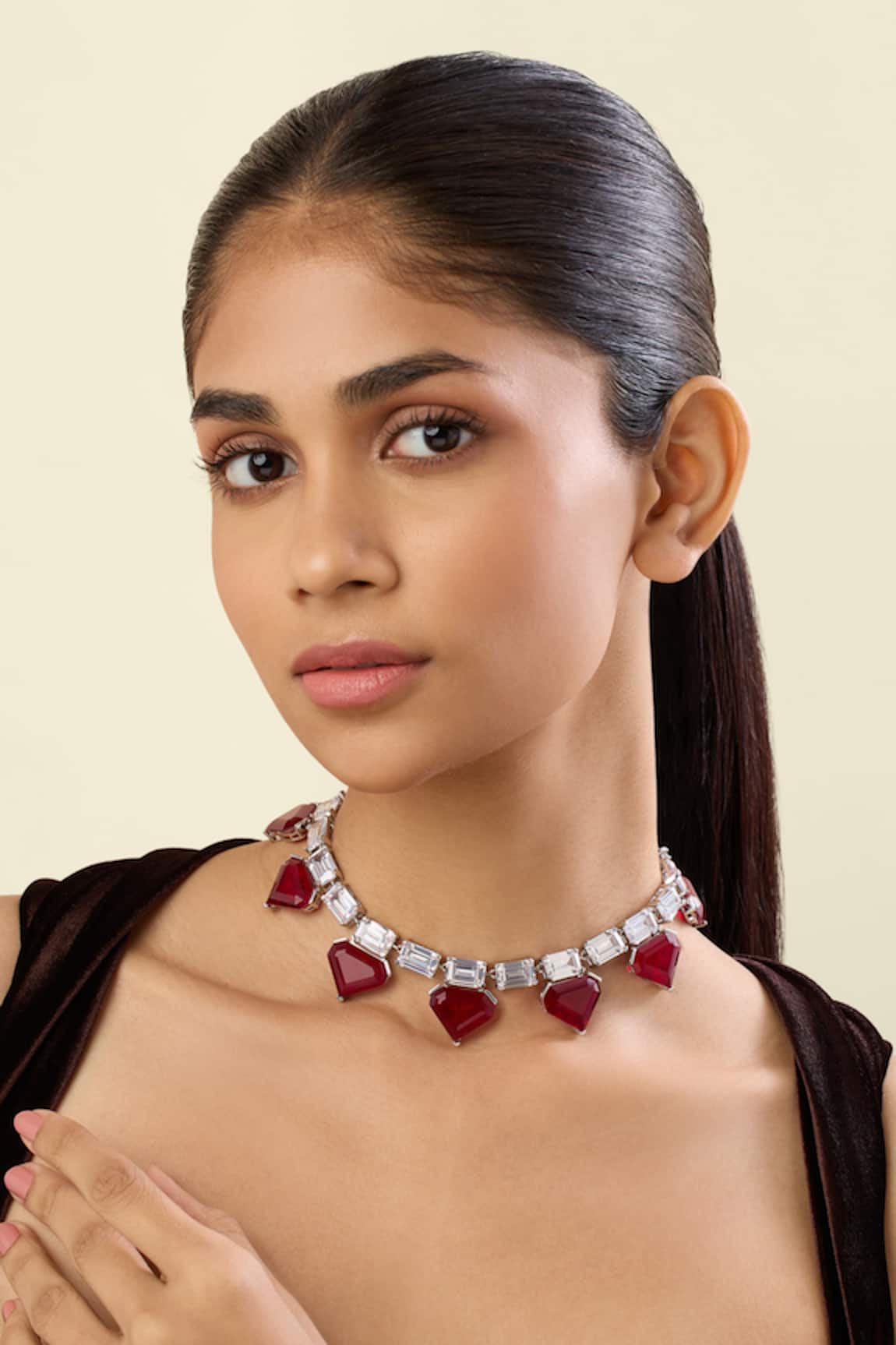Isharya Delphine Collar Choker 