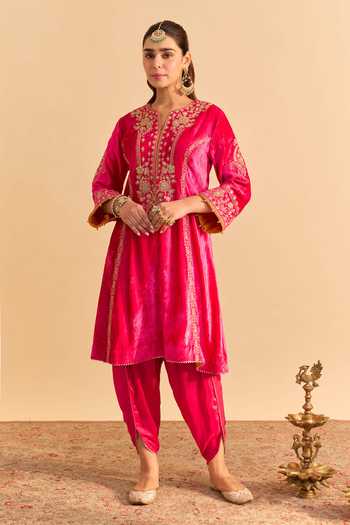 Sheetal Batra Ziara Embroidered Kurta With Dhoti Pant 