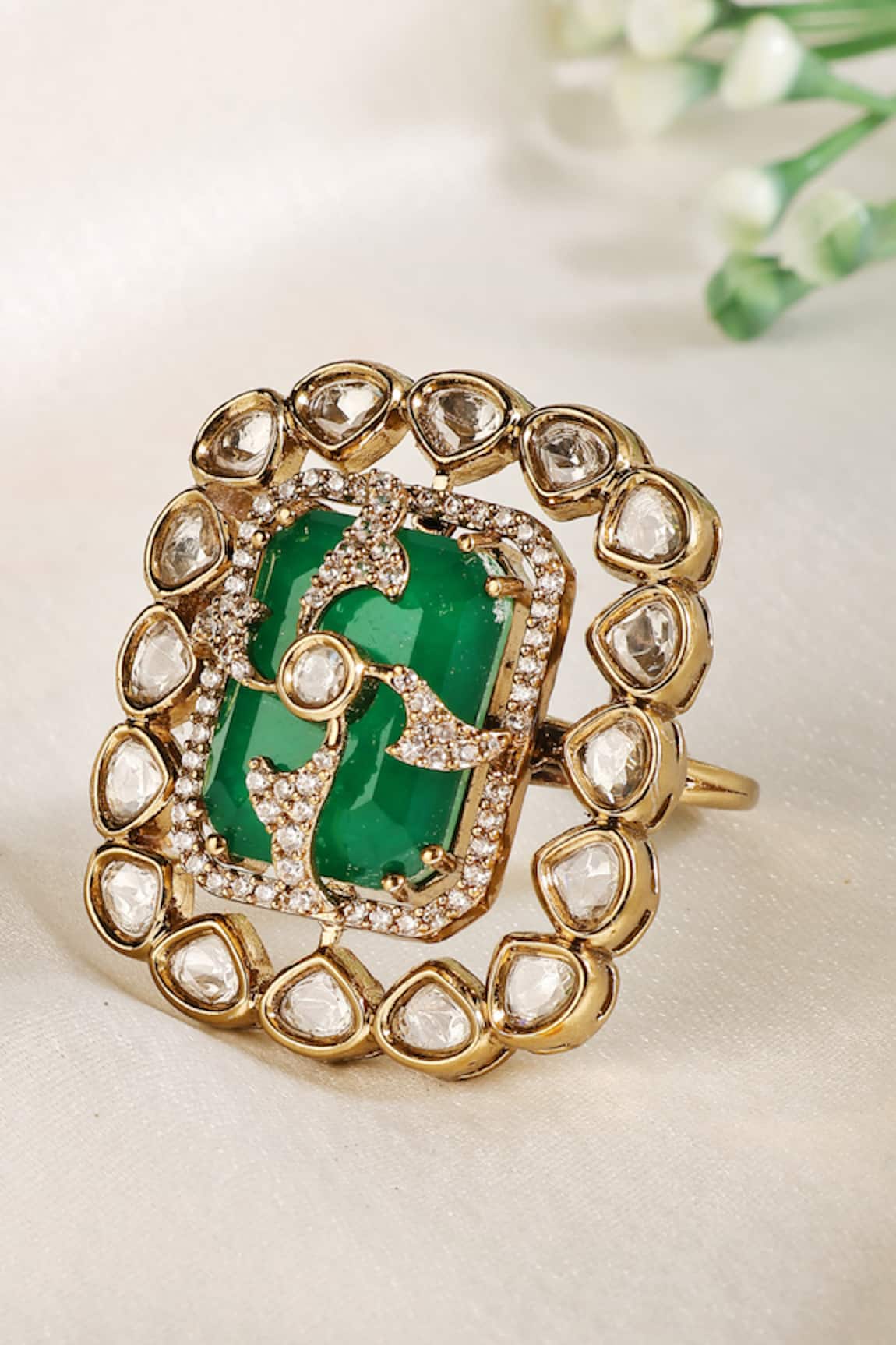 Prestones Emerald Stone Polki Petal Border Ring 