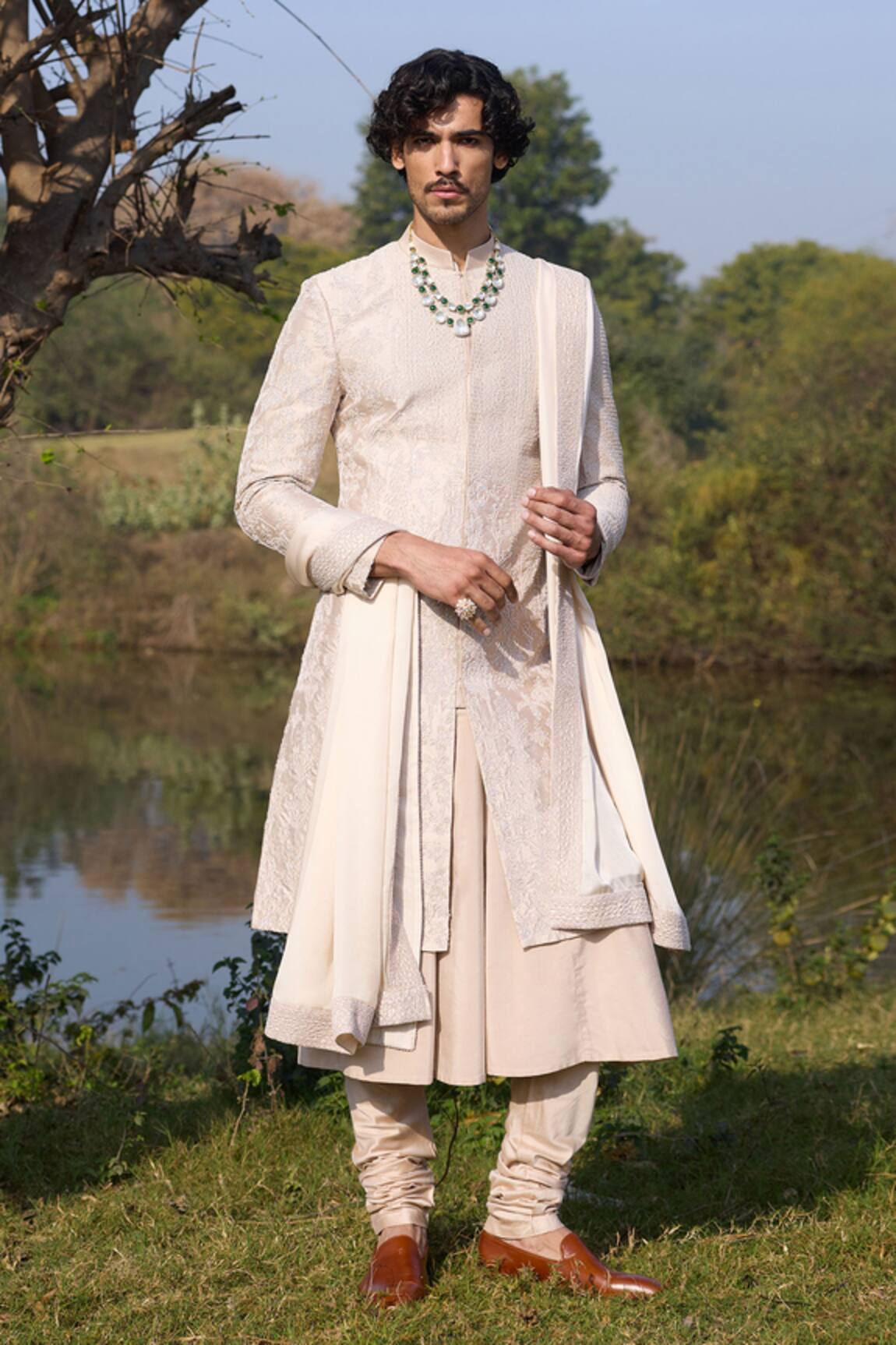 Mukti And Kavith Casa Regent Pattern Sherwani Kurta Set 