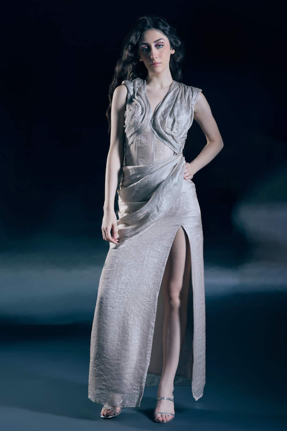 Nirmooha Lumina Duotone Saree Gown 