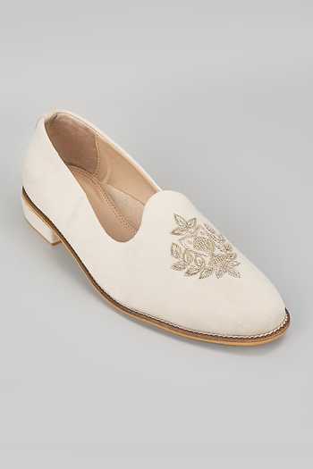 Rng Safawala Off White Embroidered Loafers 