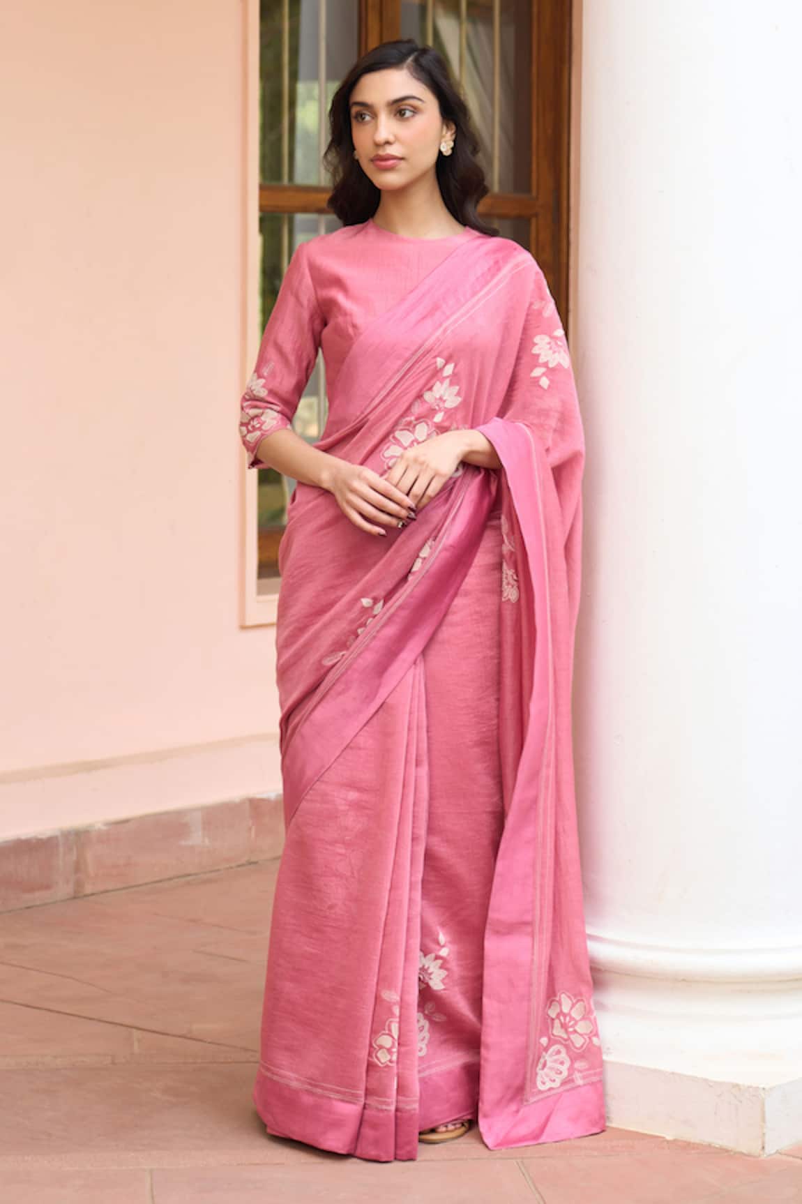 Vaayu Hibiscus Applique Saree With Blouse 