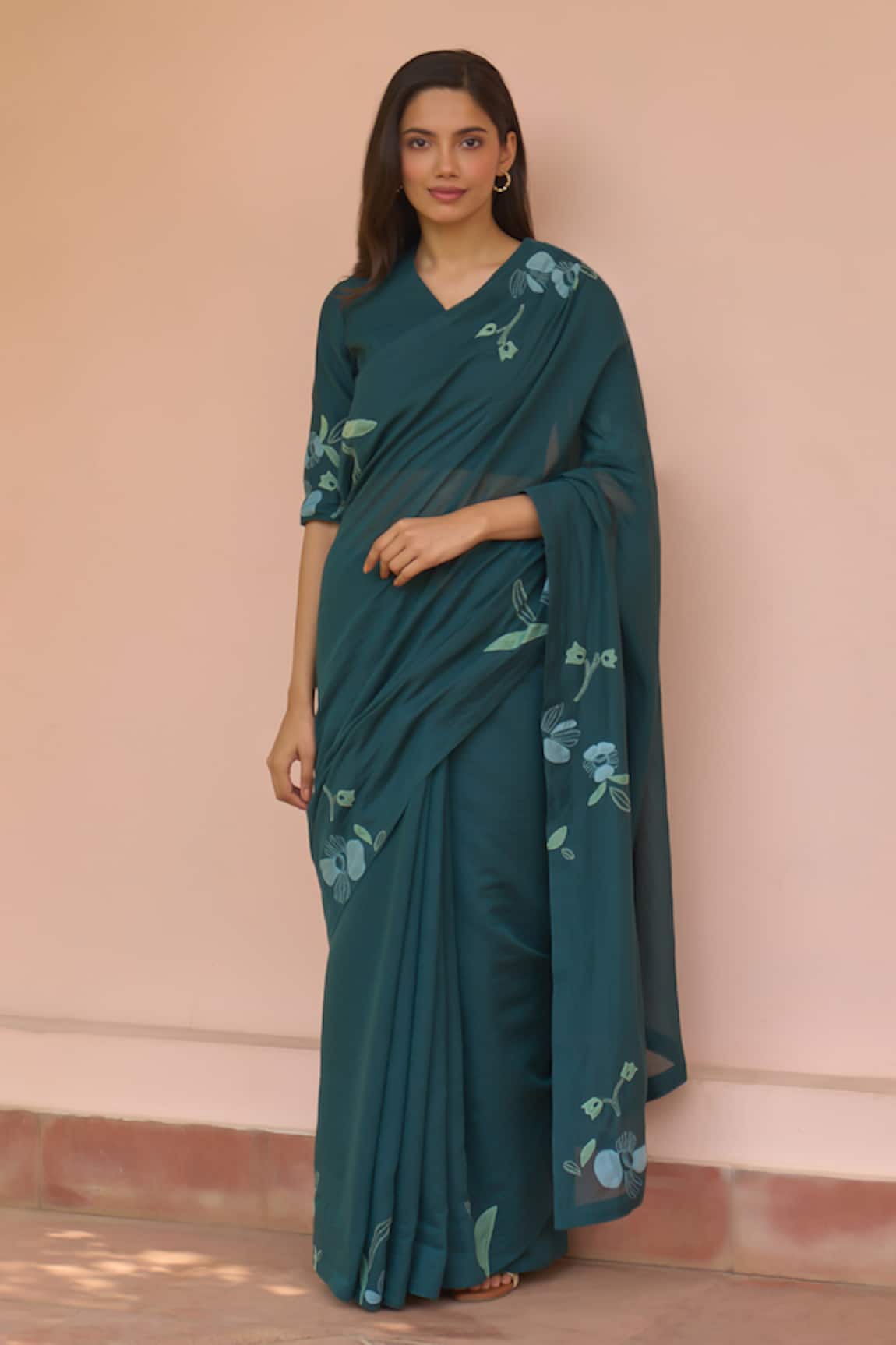 Vaayu Jade Applique Bloom Saree With Blouse 