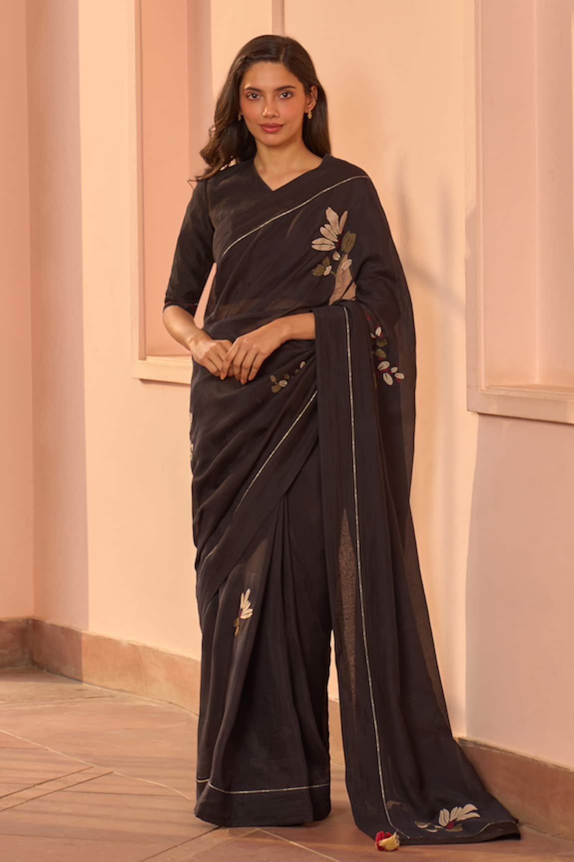 Vaayu Noir Applique Saree With Blouse 