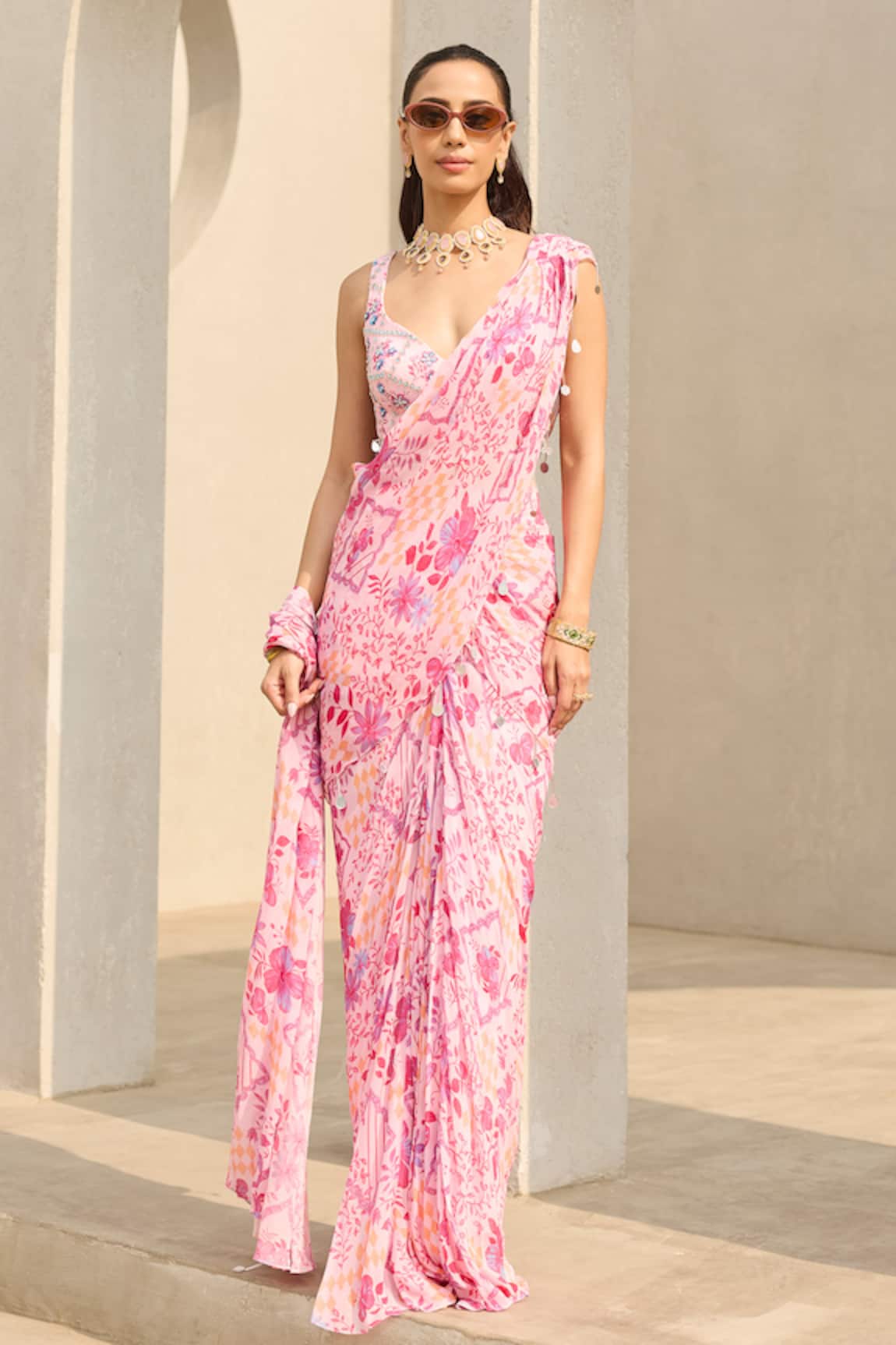 Diyarajvvir Pink Abstract Floral Print Saree With Blouse 