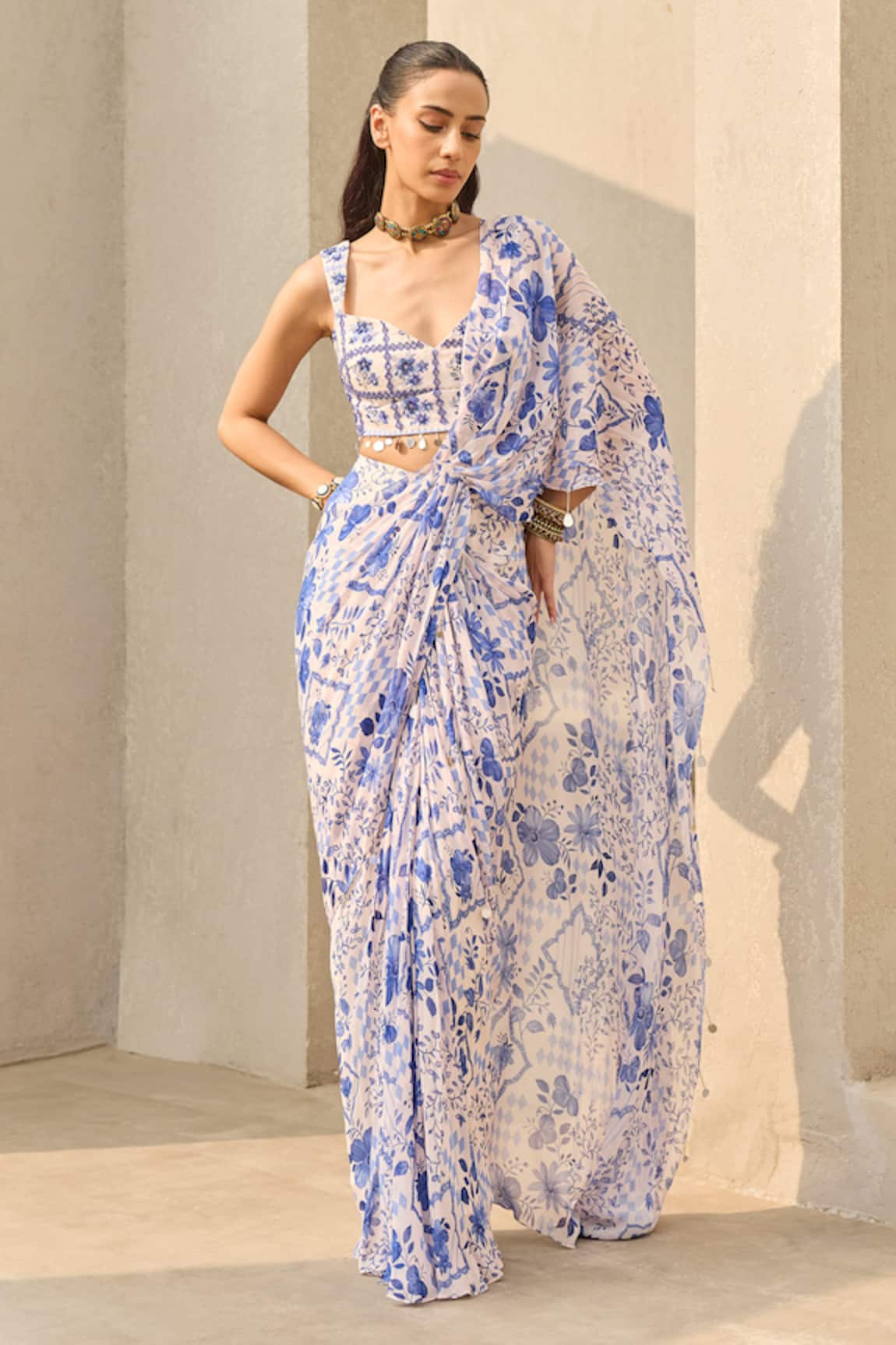 Diyarajvvir Abstract Floral Print Pre-Draped Saree With Blouse 